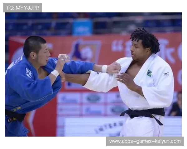 柔道大奖赛:日本队连拿六金